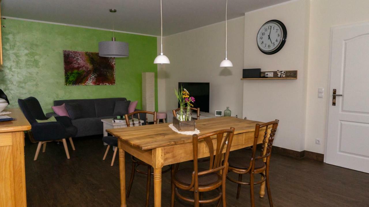 Volkesfeld Ferienhaus Alte Schule מראה חיצוני תמונה